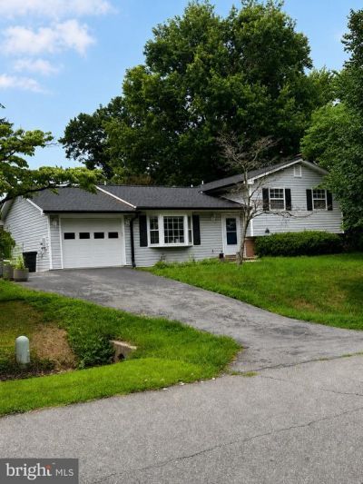 24312 LOG HOUSE ROAD , GAITHERSBURG, MD 20882