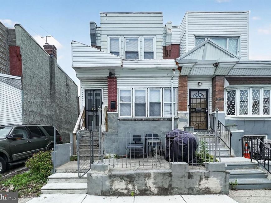 918 W Rockland Street, Philadelphia, PA 19141 Main Photo