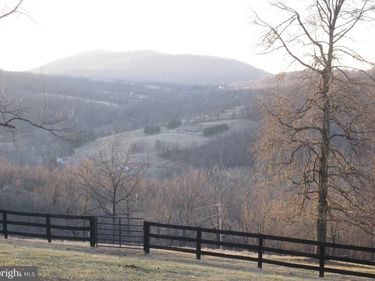 847 JONATHAN ROAD, LINDEN, VA 22642