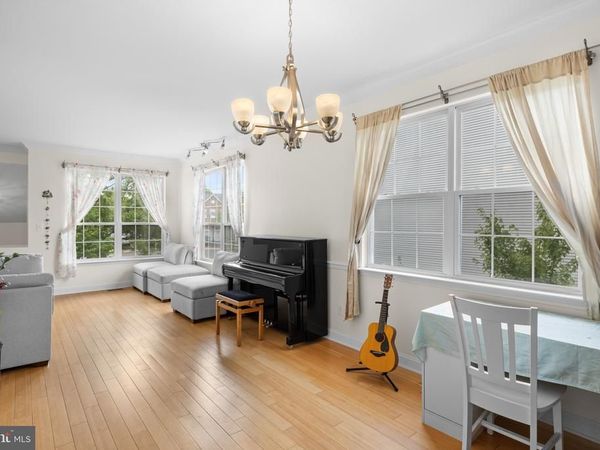4 BONNER COURT, PENNINGTON, NJ 08534