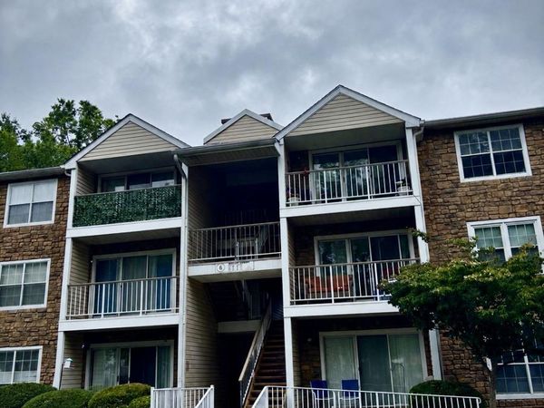17 HOLLY COURT, HAMILTON, NJ 08619