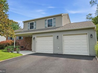 21 ALSCOT LANE, LANGHORNE, PA 19047