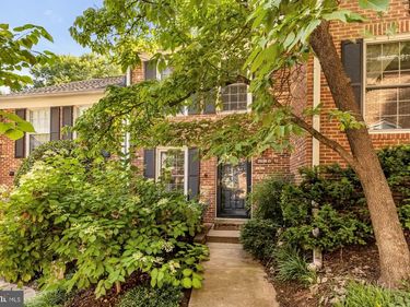 2536 S WALTER REED DRIVE , Unit D, ARLINGTON, VA 22206