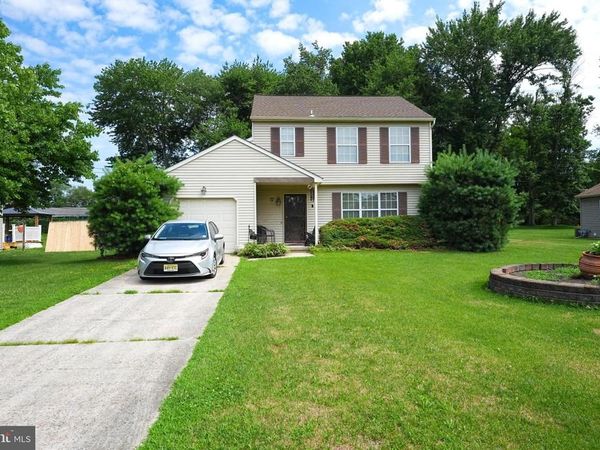 17 NEW CASTLE LANE, WILLINGBORO, NJ 08046
