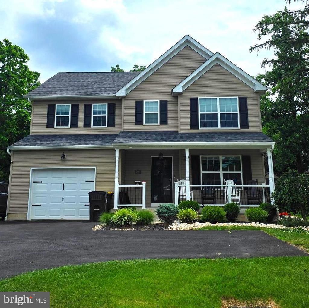 709 E WALNUT STREET, NORTH WALES, PA 19454