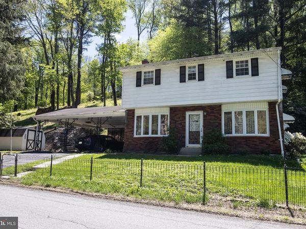 120 LOW ROAD , POTTSVILLE, PA 17901