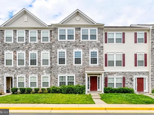 44104 TURF FIELD SQUARE , CHANTILLY, VA 20152