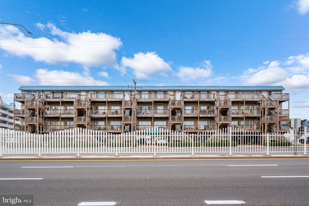 4000 COASTAL HIGHWAY , OCEAN CITY, MD 21842