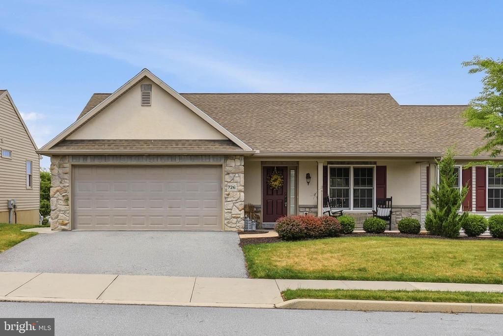 726 HEATHER RIDGE , MANHEIM, PA 17545