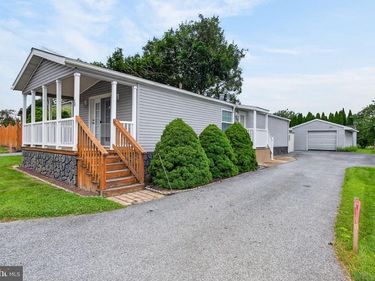 14 E LOCUST STREET, TALMAGE, PA 17580