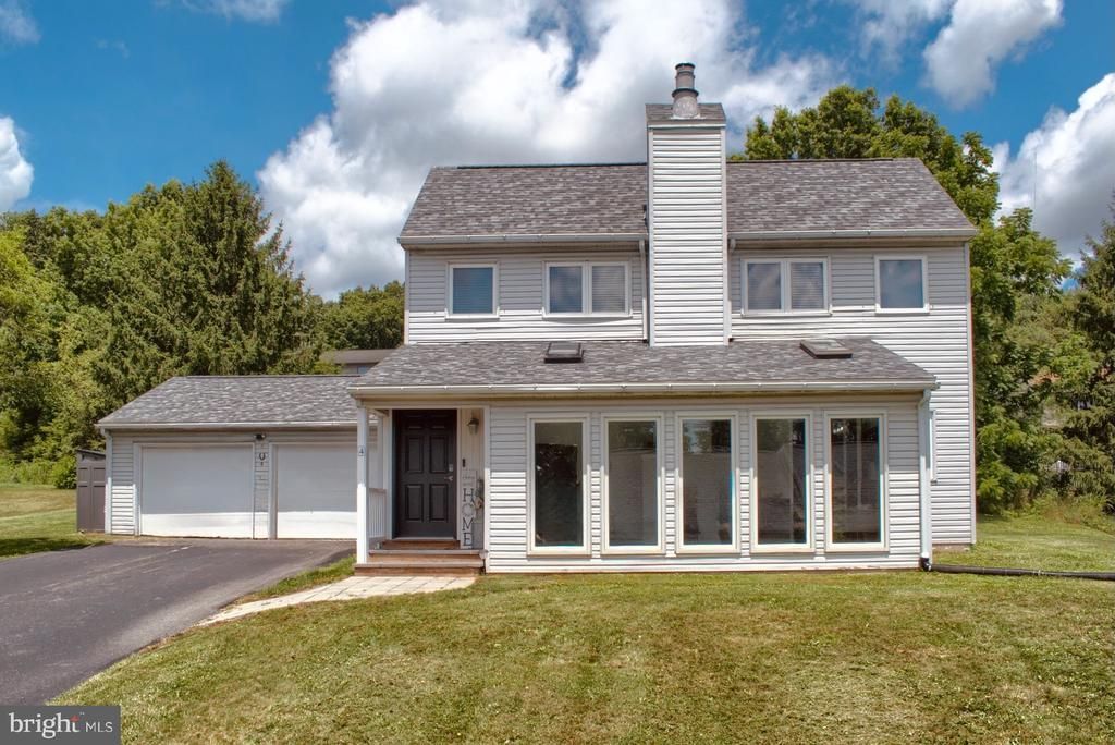 4 LOST CREEK DRIVE, SELINSGROVE, PA 17870