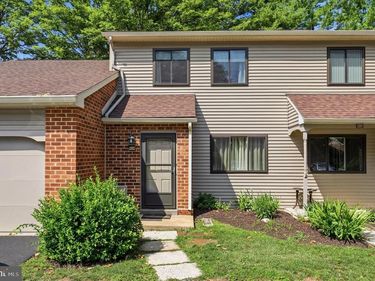 402 CURTIS COURT, CHESTERBROOK, PA 19087