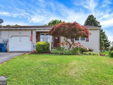 10 FURMAN ROAD, DILLSBURG, PA 17019