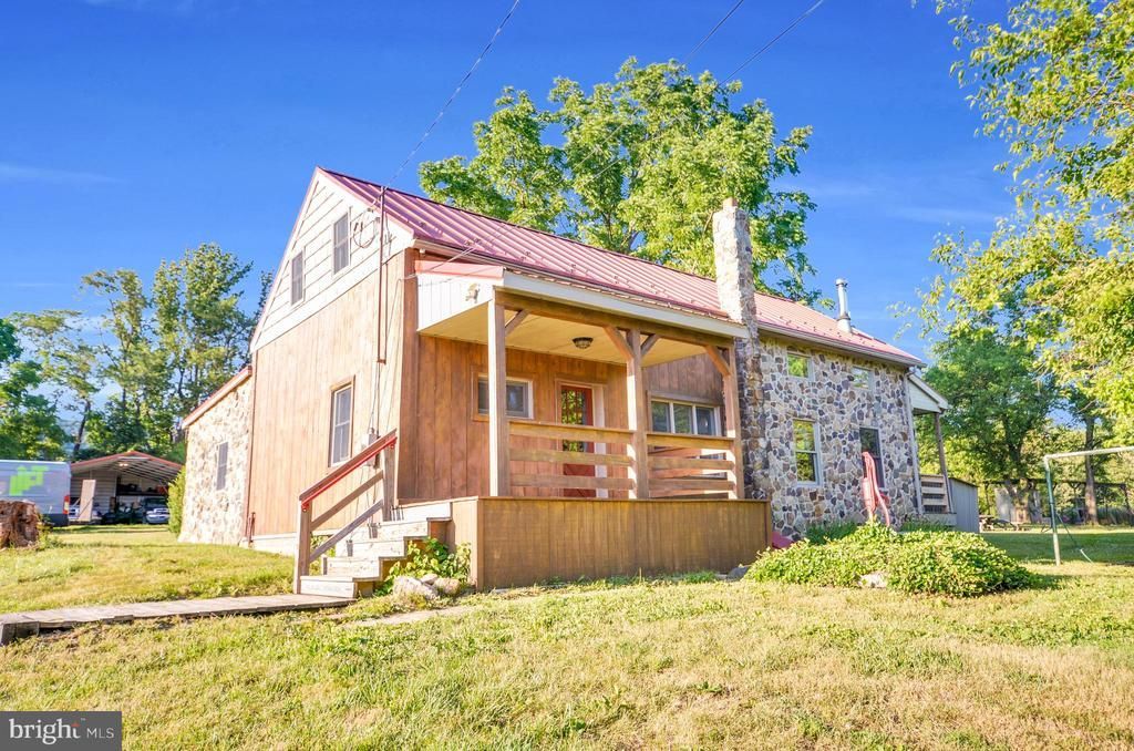 3390 MOUNTAIN ROAD , HAMBURG, PA 19526