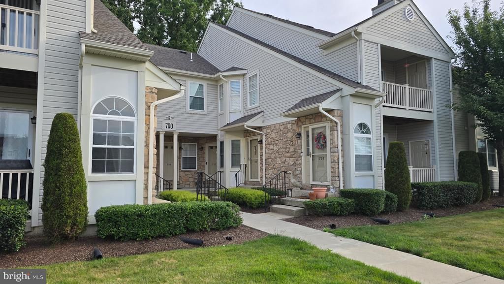 705 EATON COURT , QUAKERTOWN, PA 18951