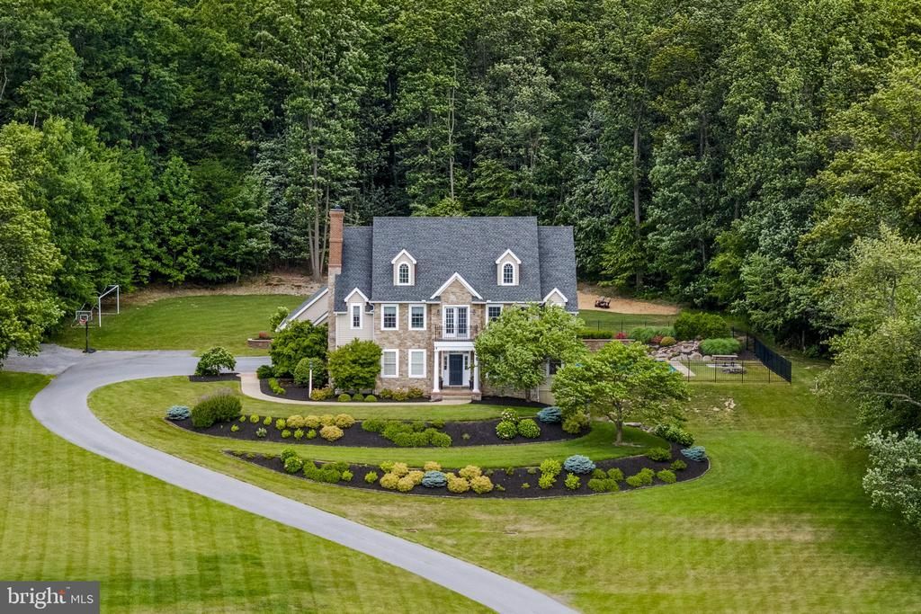 5611 MEADEVILLE ROAD , GAP, PA 17527