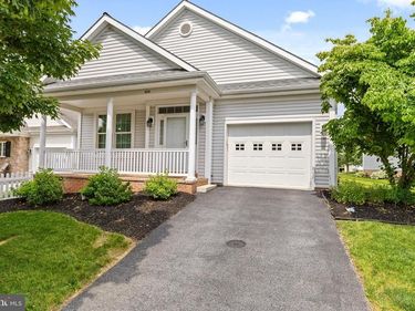 424 HAYMARKET LANE, LITITZ, PA 17543