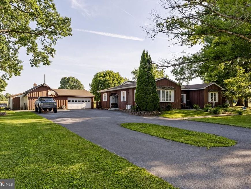 225 Hartings Park Road , Denver, PA 17517 Main Photo