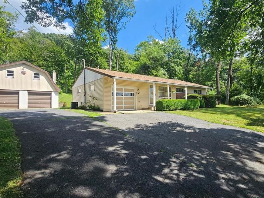2529 Ringhoffer Road , Hellertown, PA 18055 Main Photo