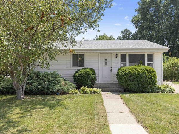 2221 Evans Avenue, LOVES PARK, IL 61111