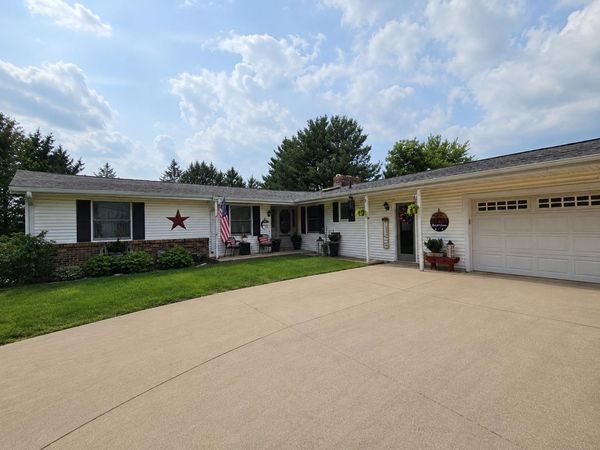 520 N Bruce Street, LANARK, IL 61046