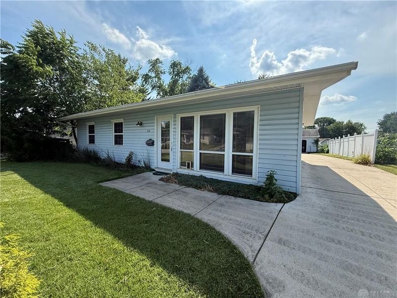 1229 Jeanette Drive, Riverside, OH 45432 Photo 3