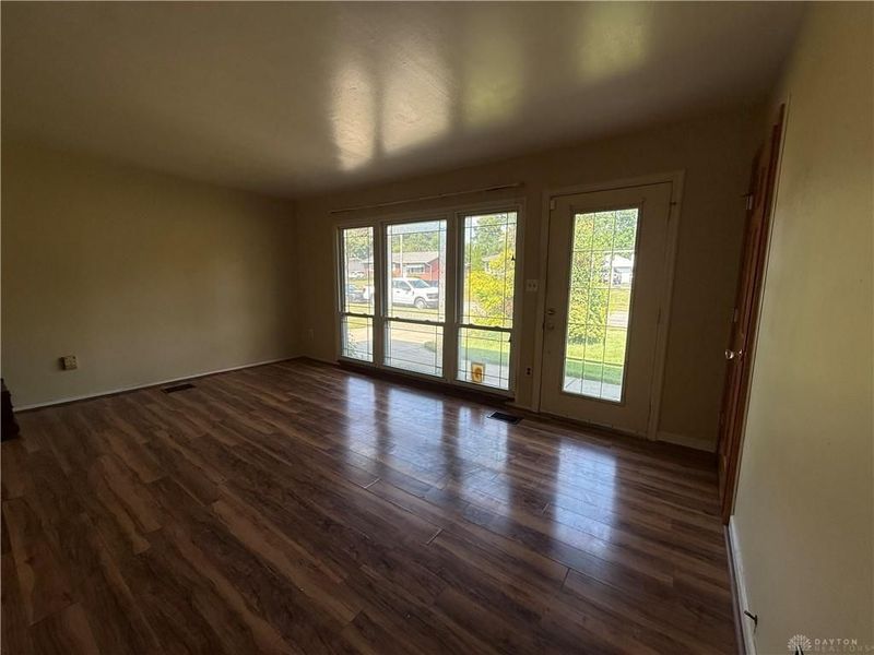 1229 Jeanette Drive, Riverside, OH 45432 Photo 9