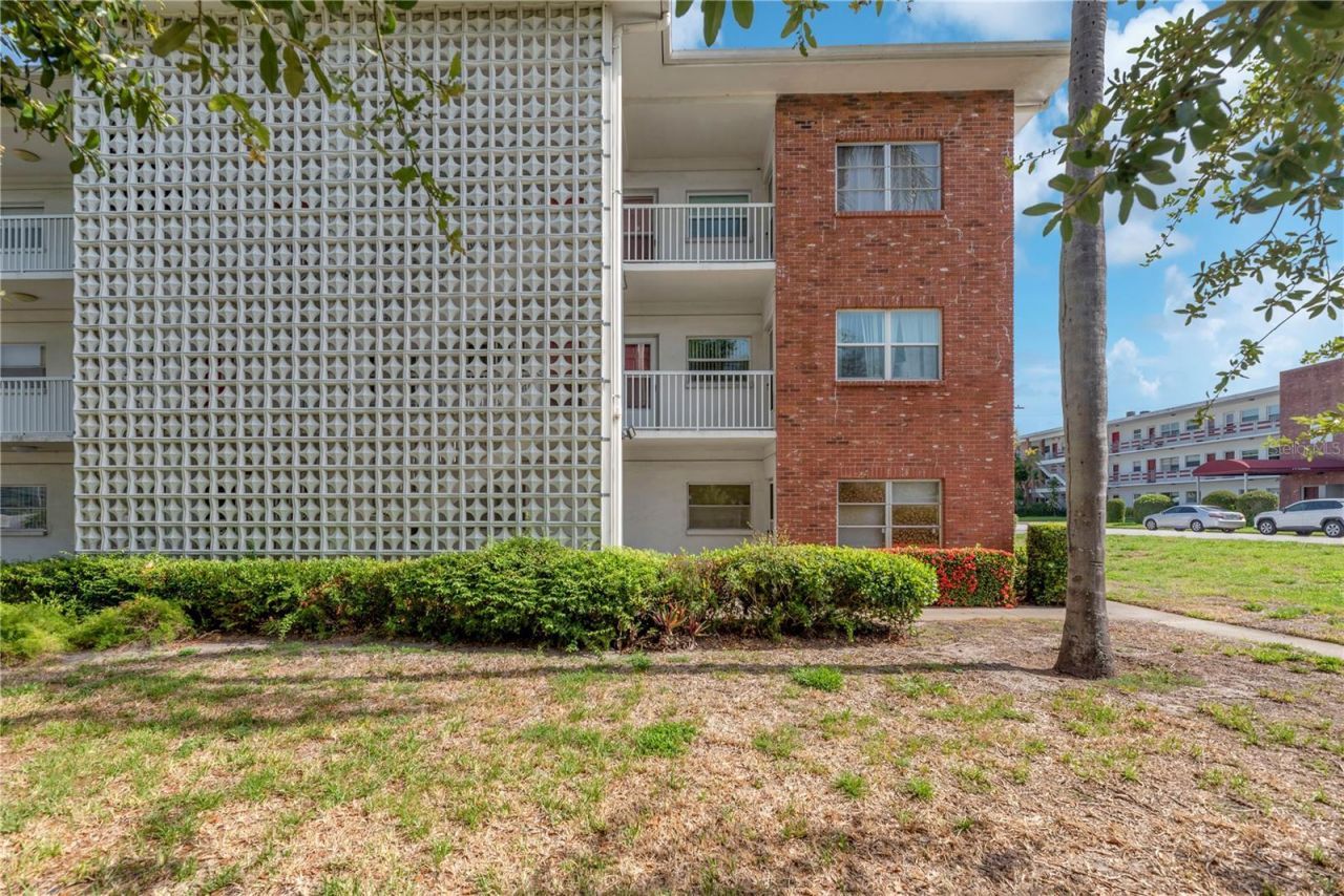 5155 9th Avenue N, Unit 211, Saint Petersburg, FL 33710 Photo