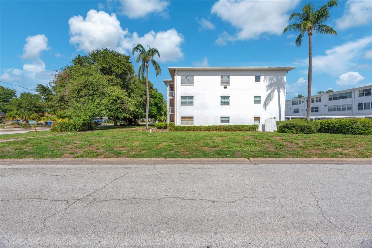 5155 9th Avenue N, Unit 211, Saint Petersburg, FL 33710 Photo