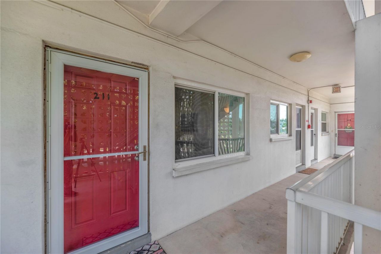 5155 9th Avenue N, Unit 211, Saint Petersburg, FL 33710 Photo