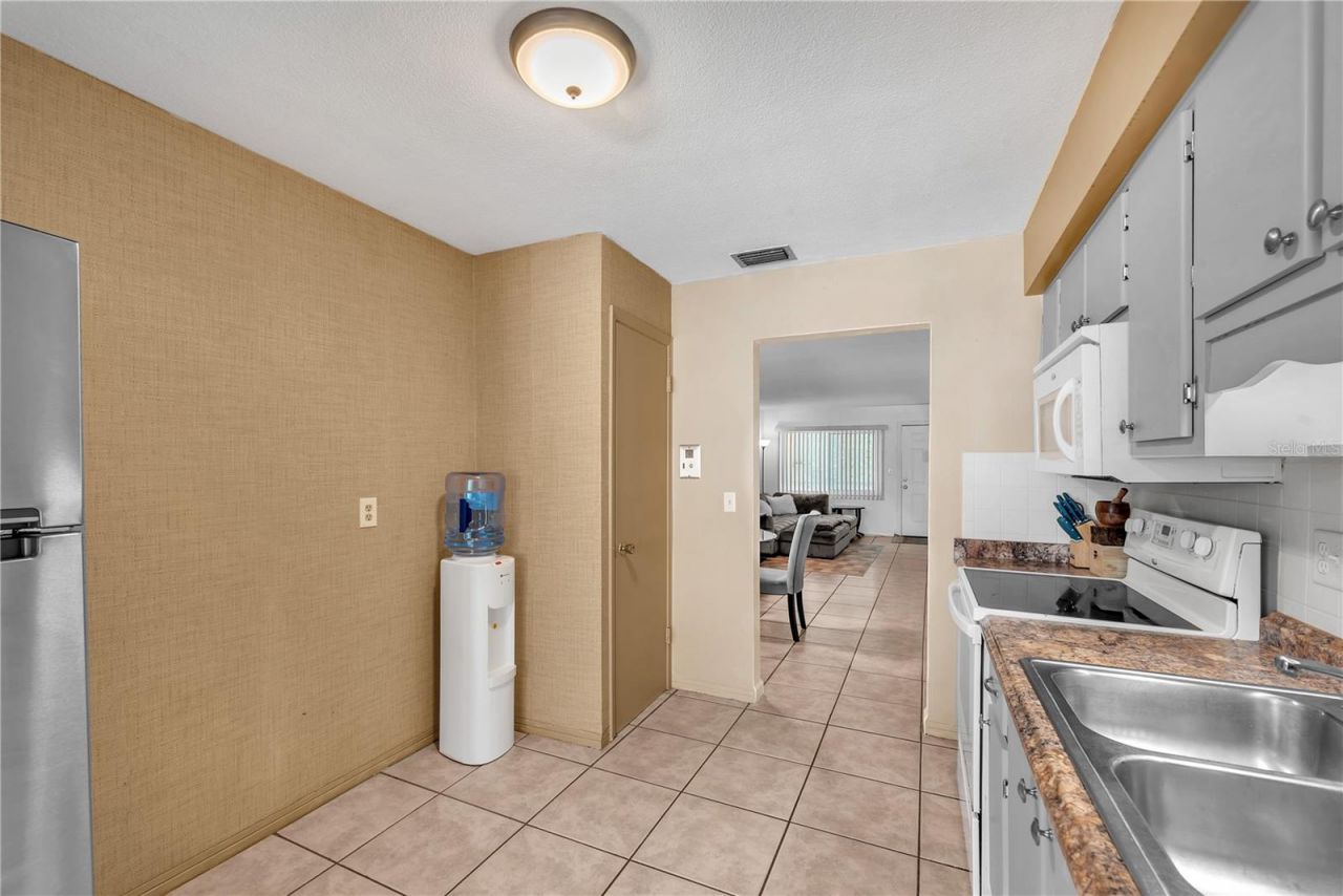 5155 9th Avenue N, Unit 211, Saint Petersburg, FL 33710 Photo