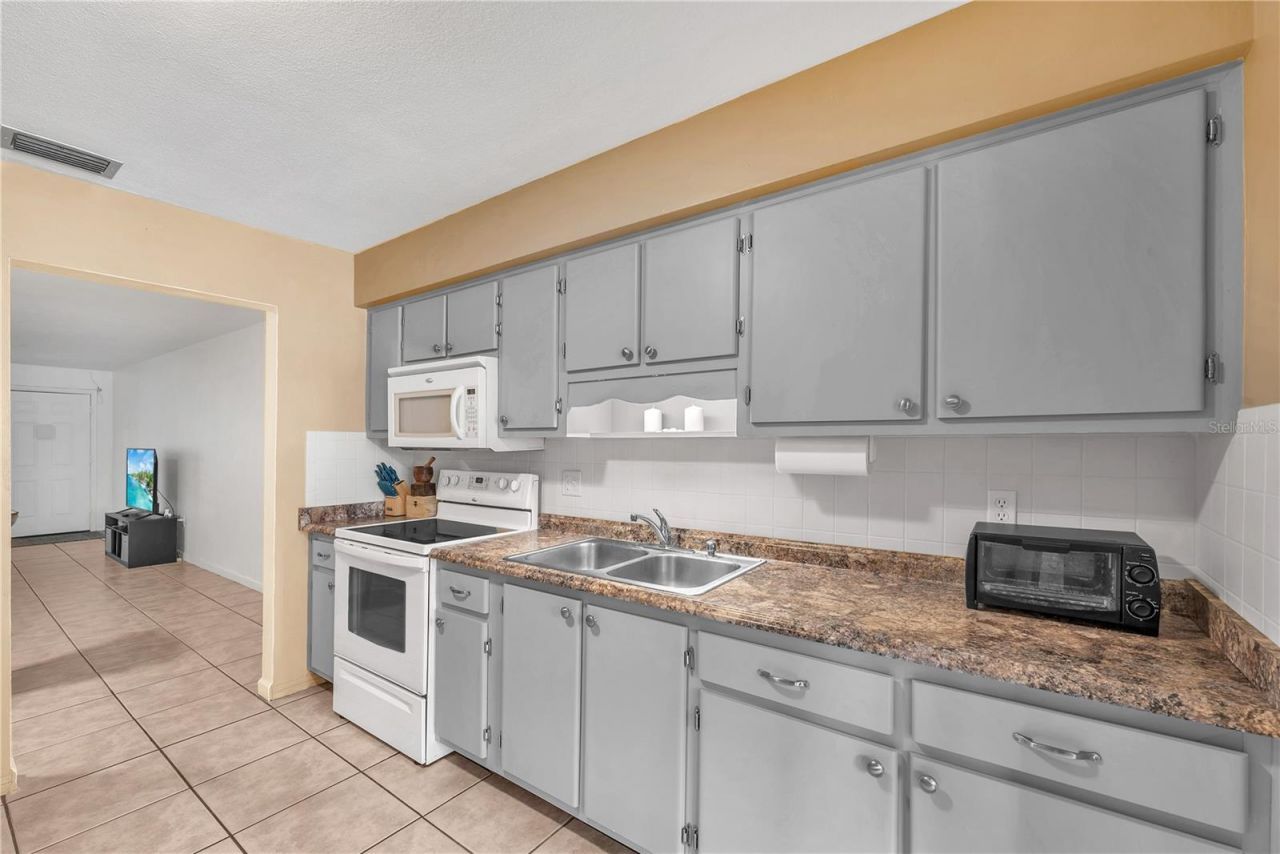 5155 9th Avenue N, Unit 211, Saint Petersburg, FL 33710 Photo