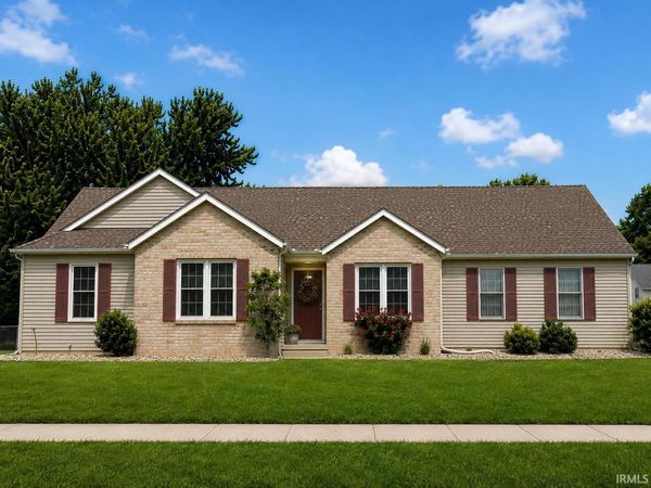11692 Parke County Circle, Granger, IN 46530