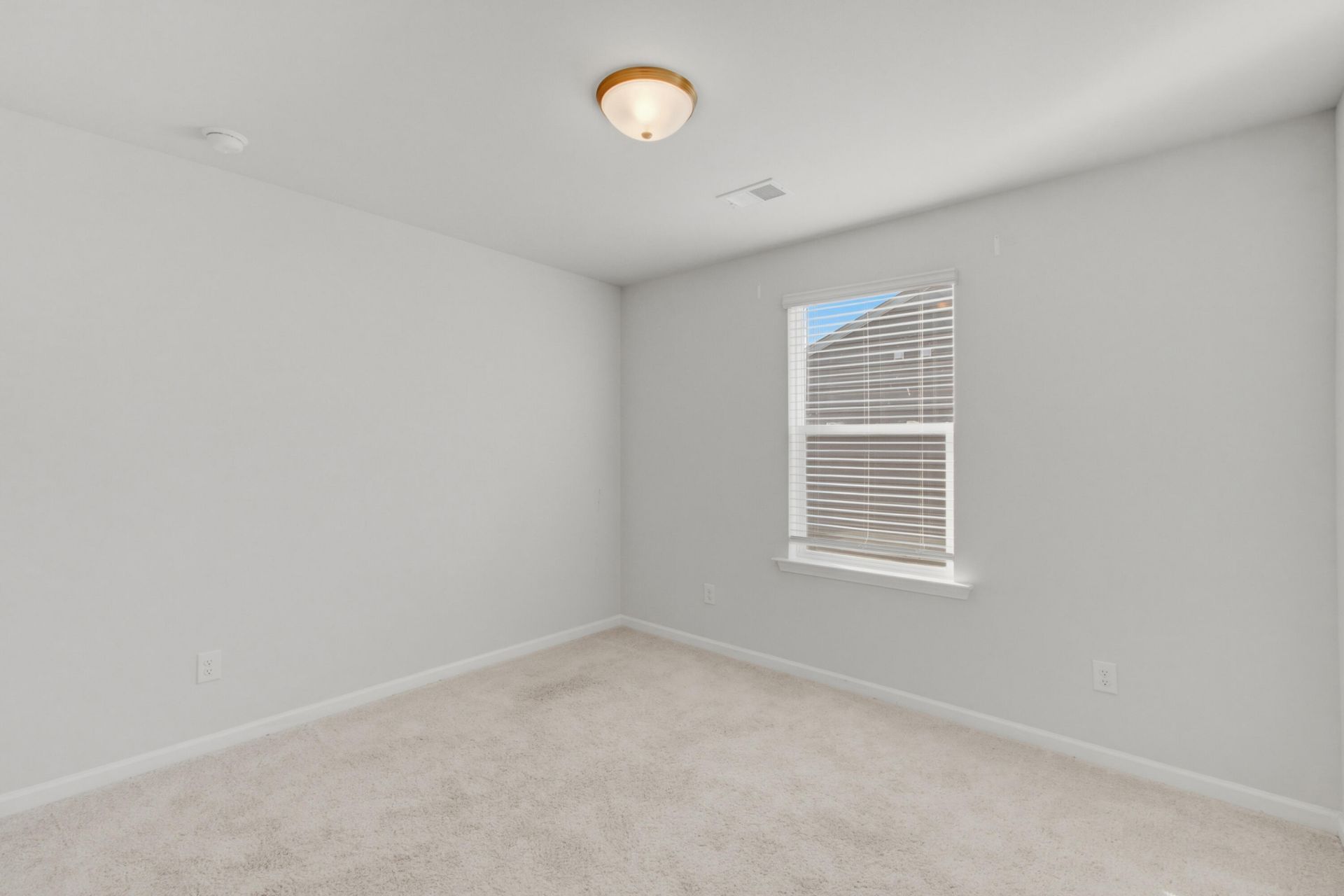 705 Mcroy Street Photo 27