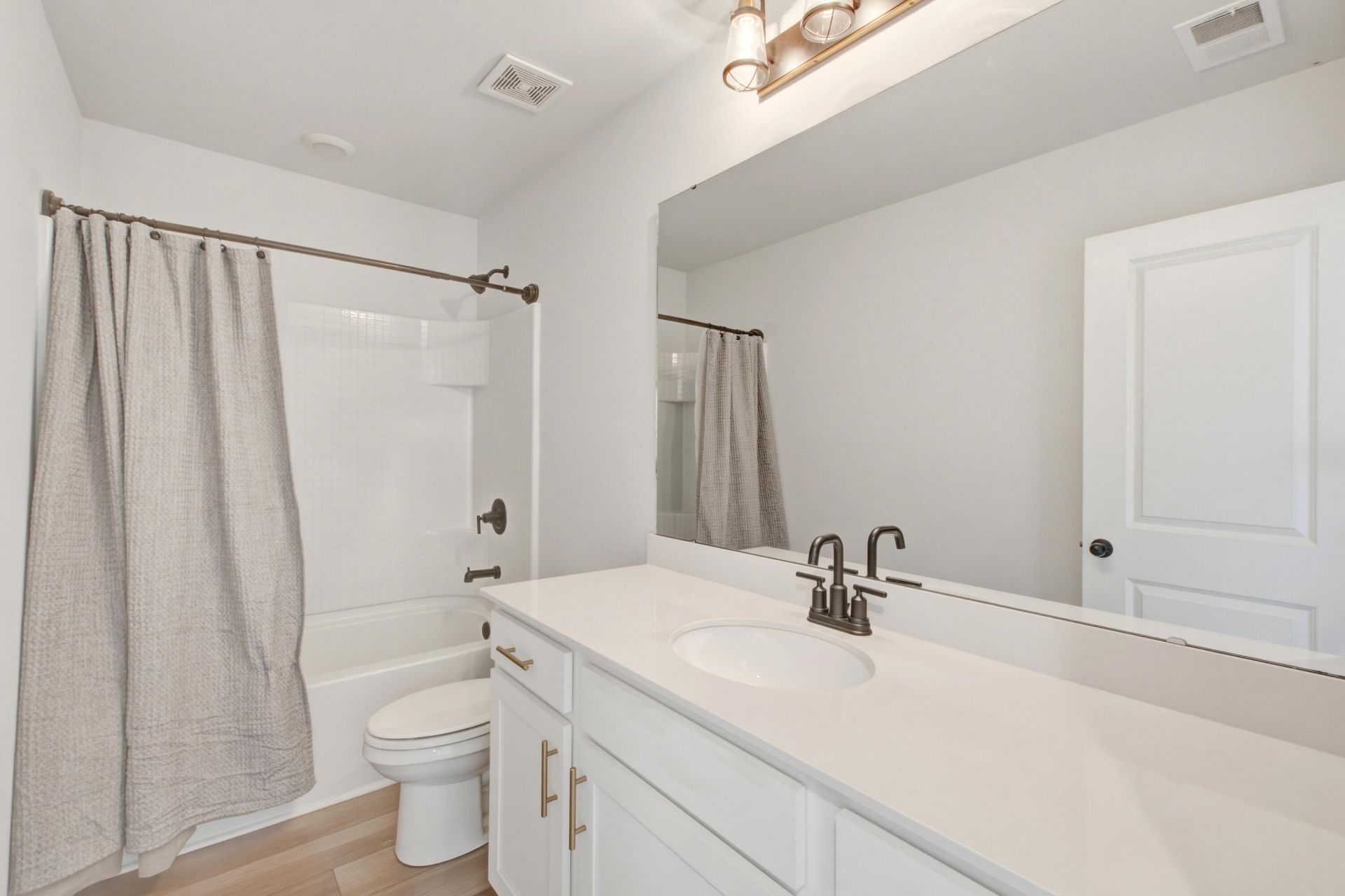 705 Mcroy Street Photo 28