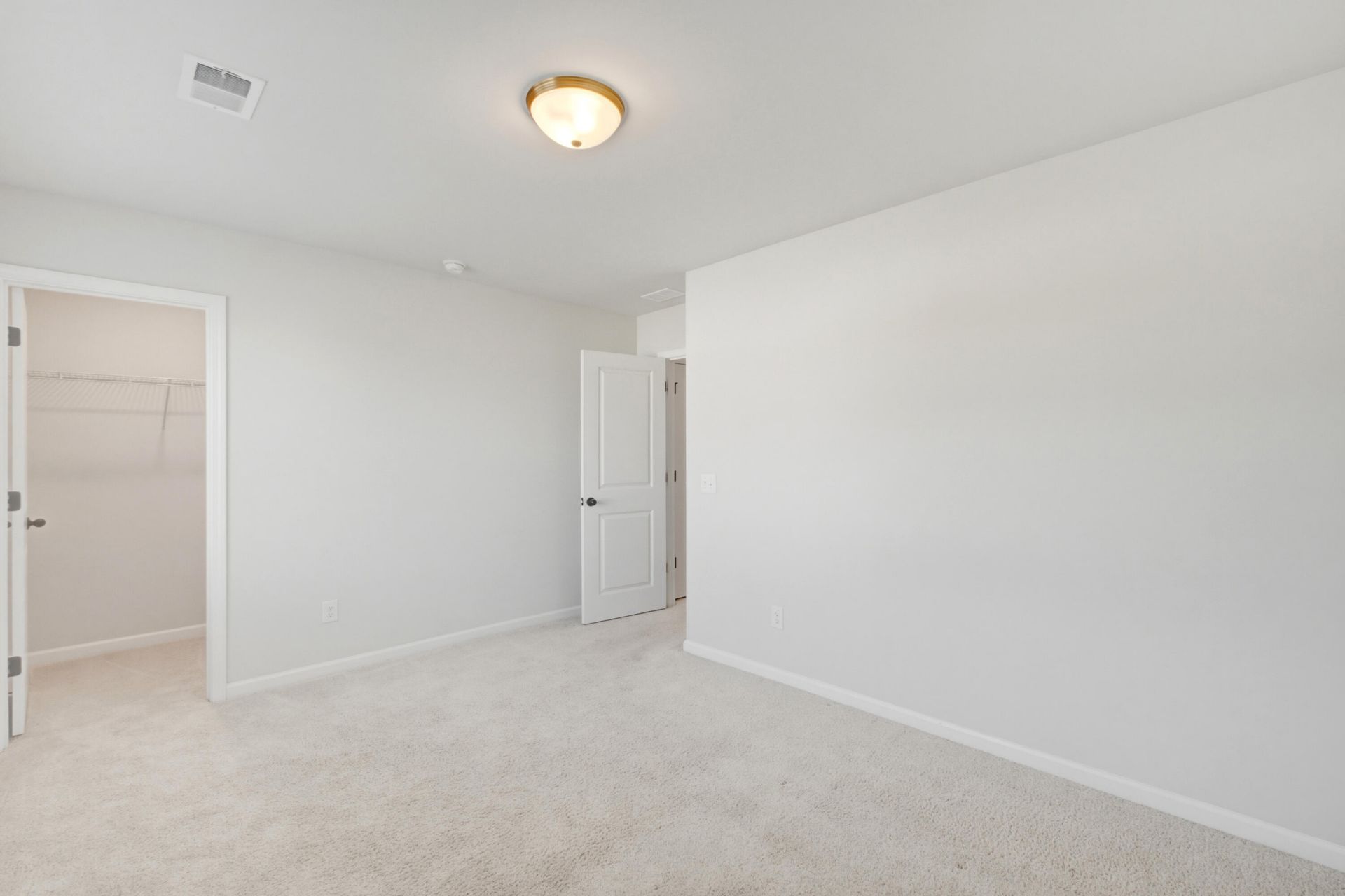 705 Mcroy Street Photo 32