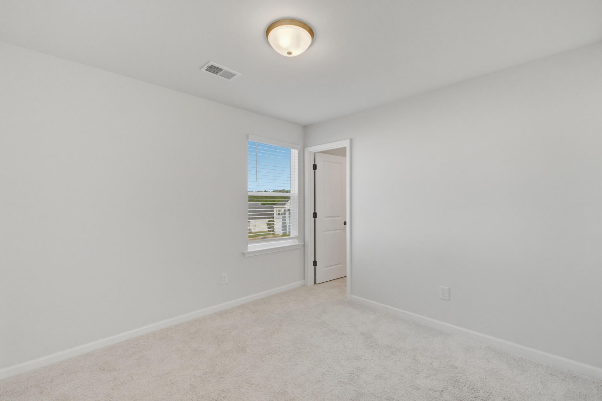 705 Mcroy Street Photo 33