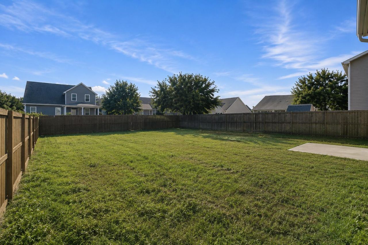 705 Mcroy Street Photo 38