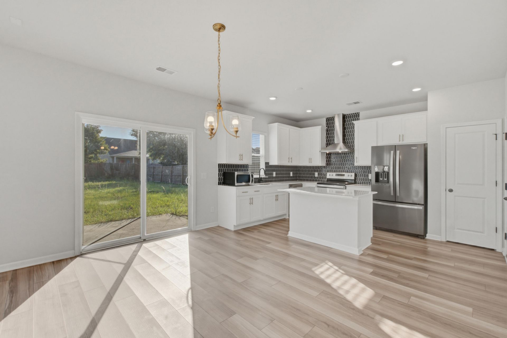705 Mcroy Street Photo 5