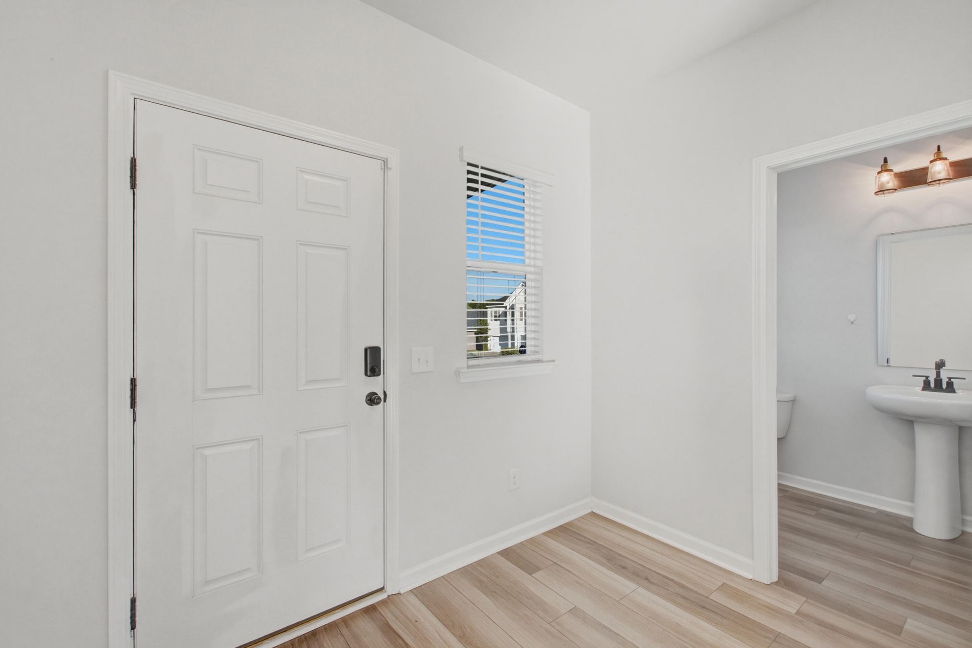 705 Mcroy Street Photo 7