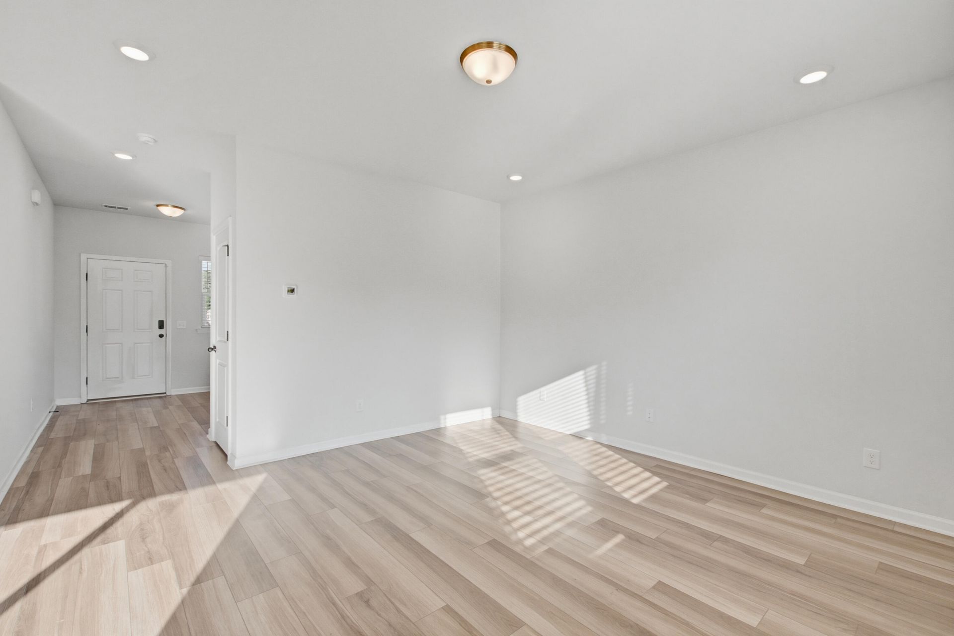 705 Mcroy Street Photo 9