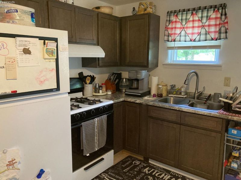 215 Second Street, Willard, OH 44890 Photo 3