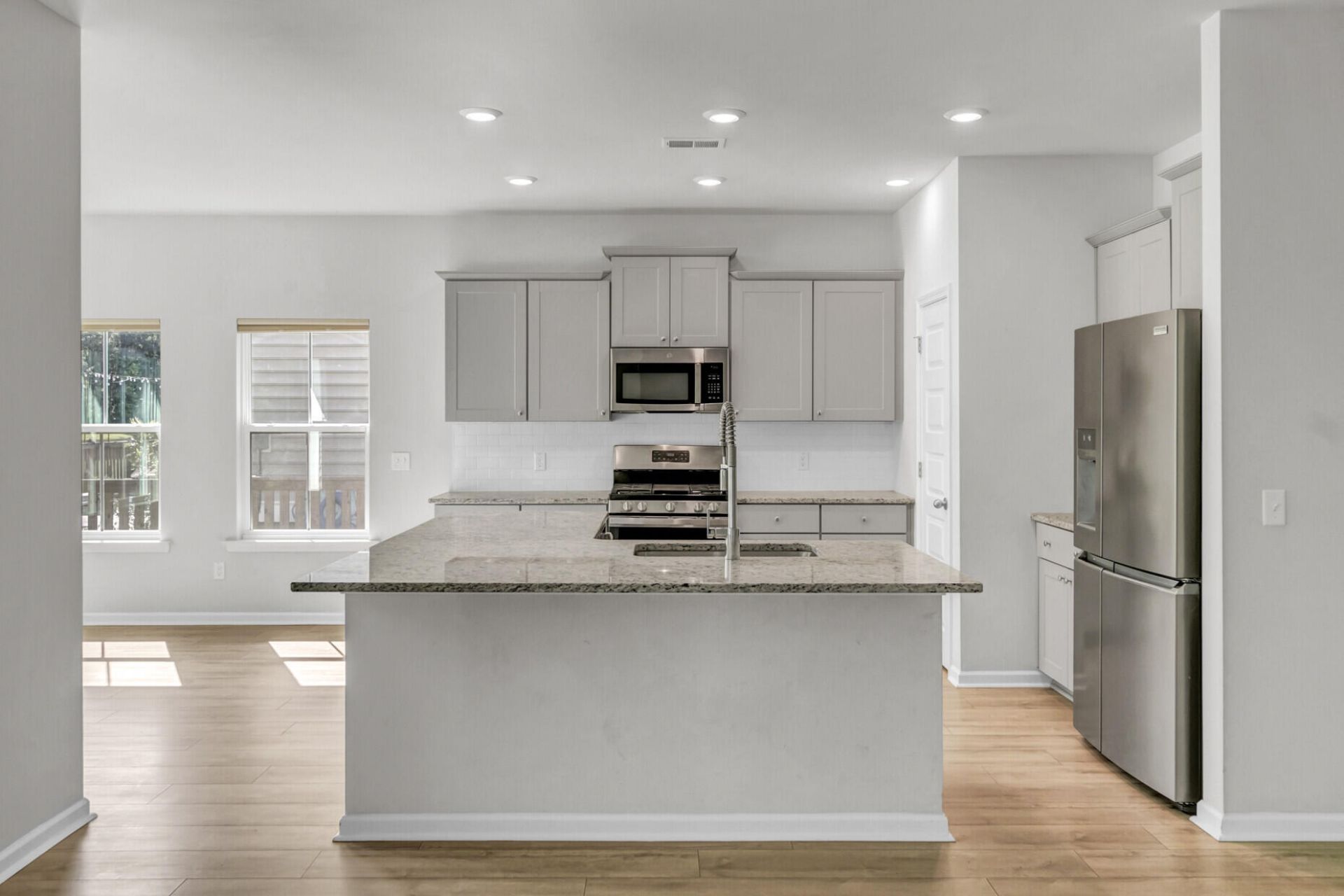 991 Arrowwood Way Photo 12