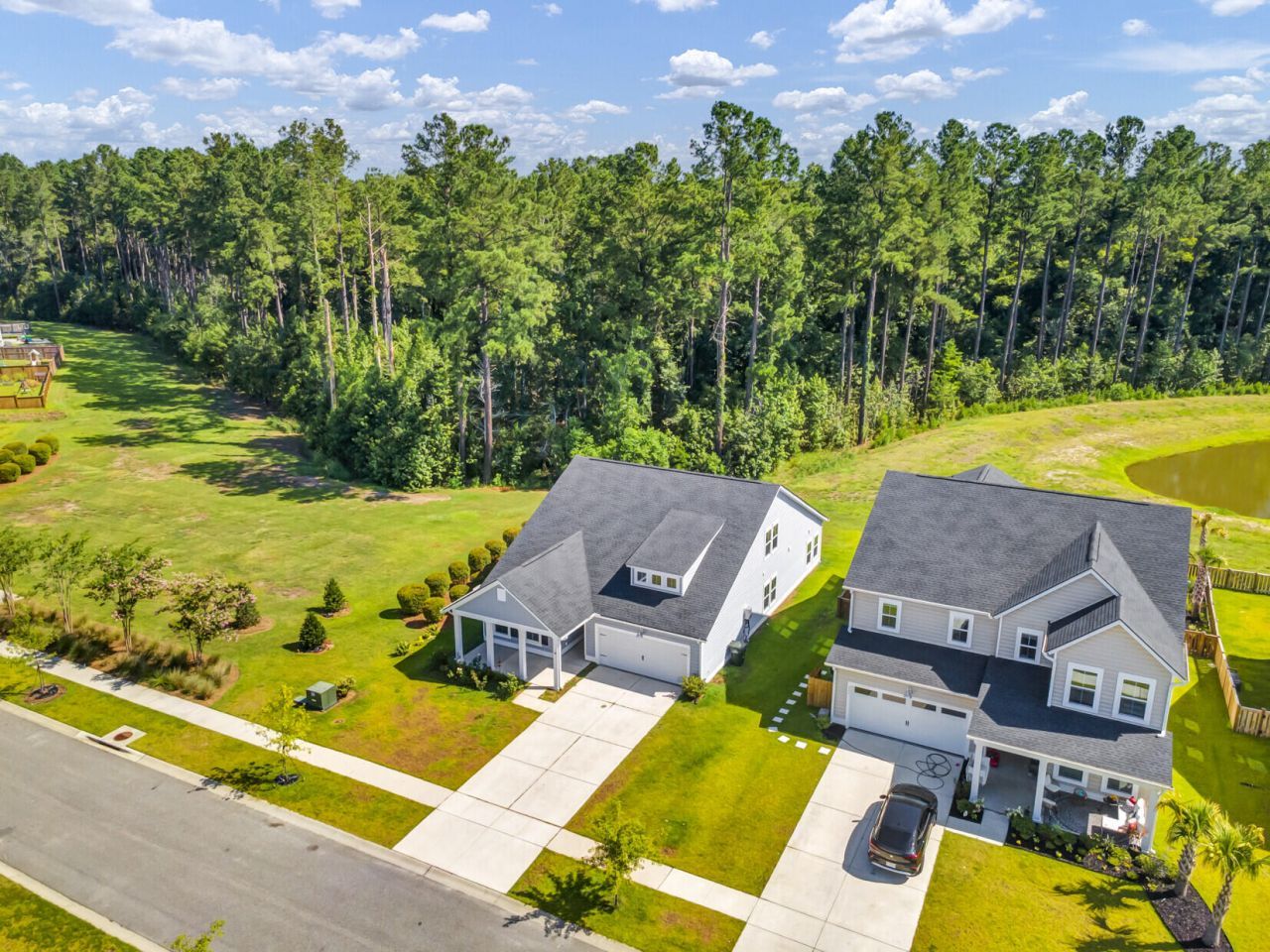 991 Arrowwood Way Photo 2