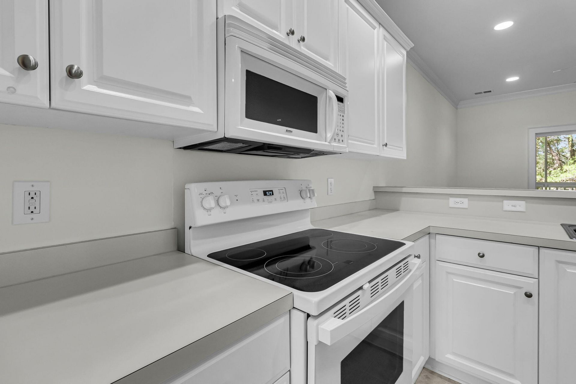 202 Garmouth Court Photo 18