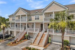 202 Garmouth Court photo 4