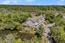 202 Garmouth Court photo 4