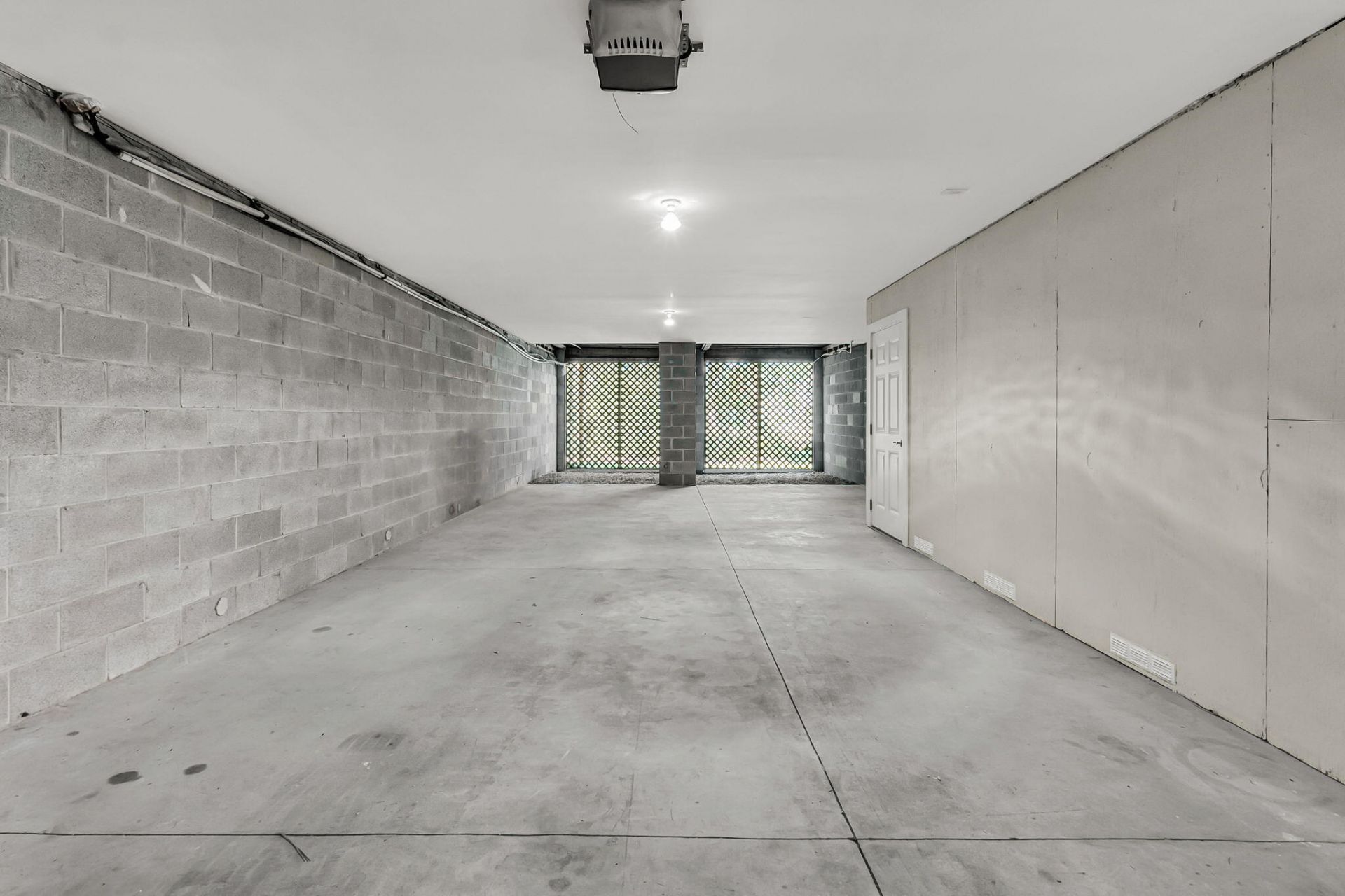 202 Garmouth Court Photo 33