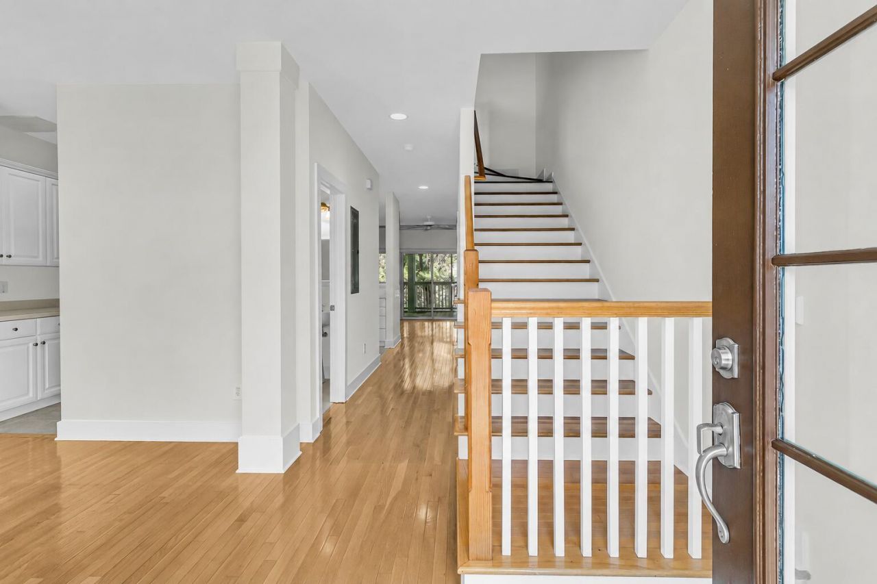 202 Garmouth Court Photo 8