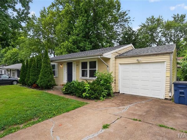 1818 Prior Drive , St Louis, MO 63136